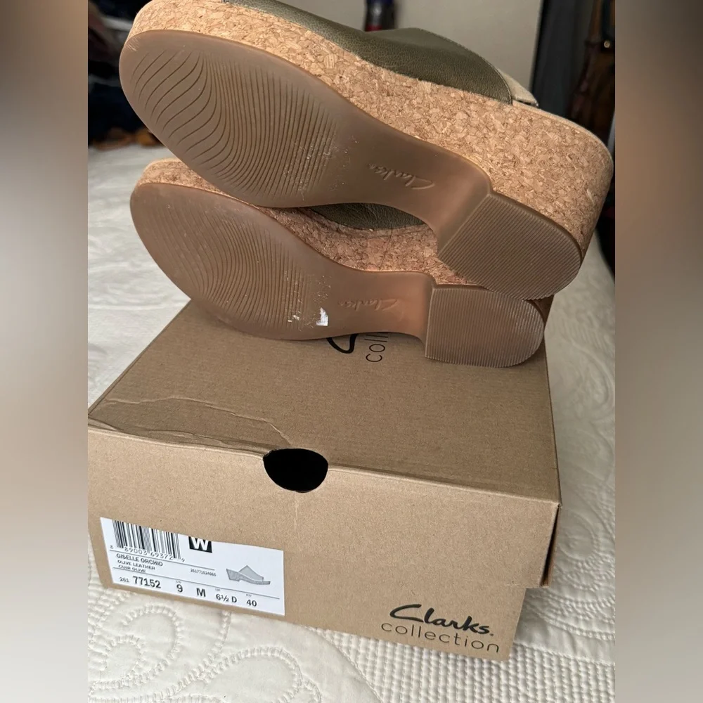 Clarks Collection Giselle Orchid Women's Olive Wedge Sandals Size 9 like new - Picture 6 of 8